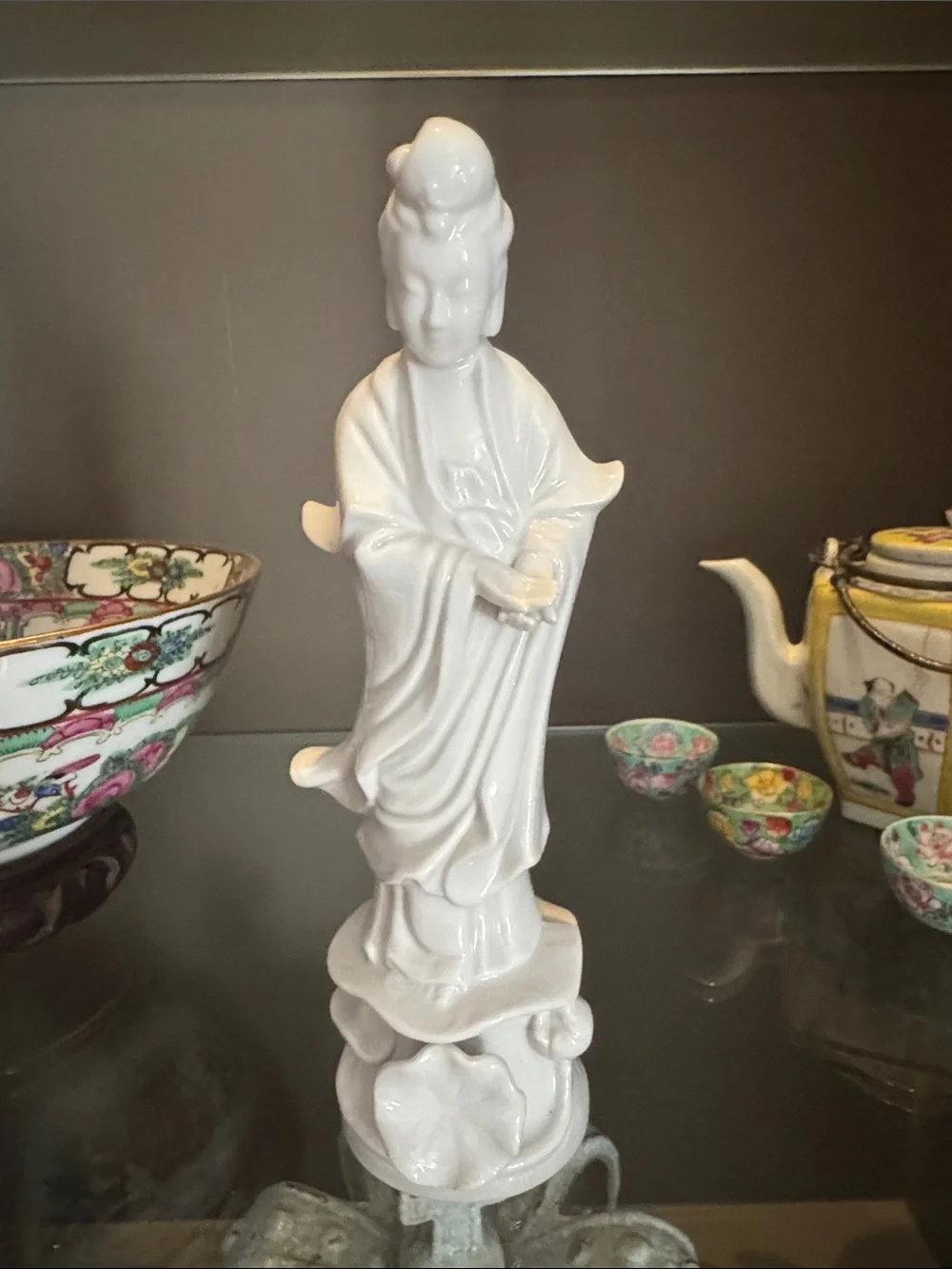 White Porcelain Asian Figurine Set - Trio - Picture 4 of 7